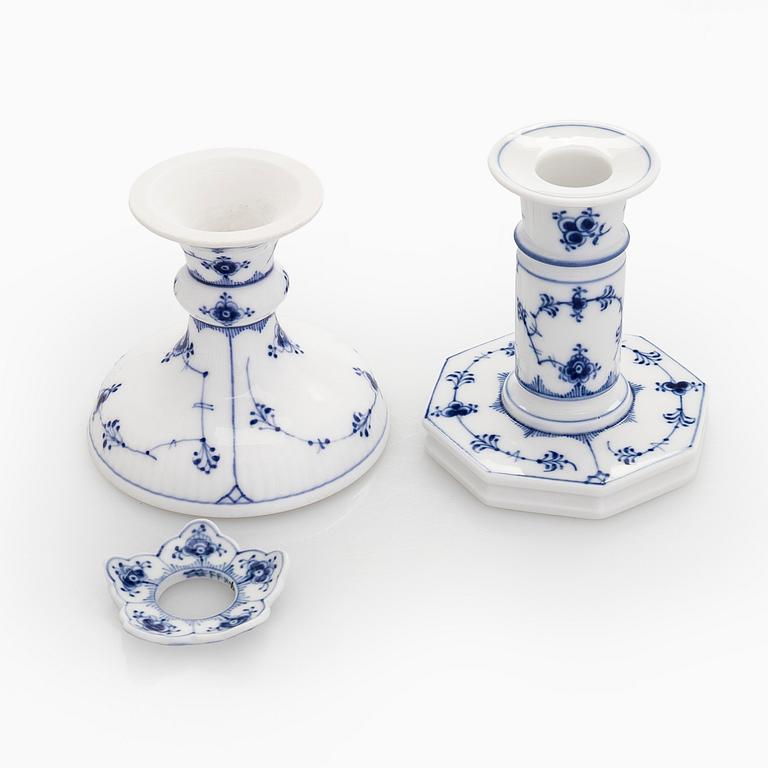 Royal Copenhagen, Kynttilänjalkoja, 2 kpl "Musselmalet" sekä malja B&G, Tanska.