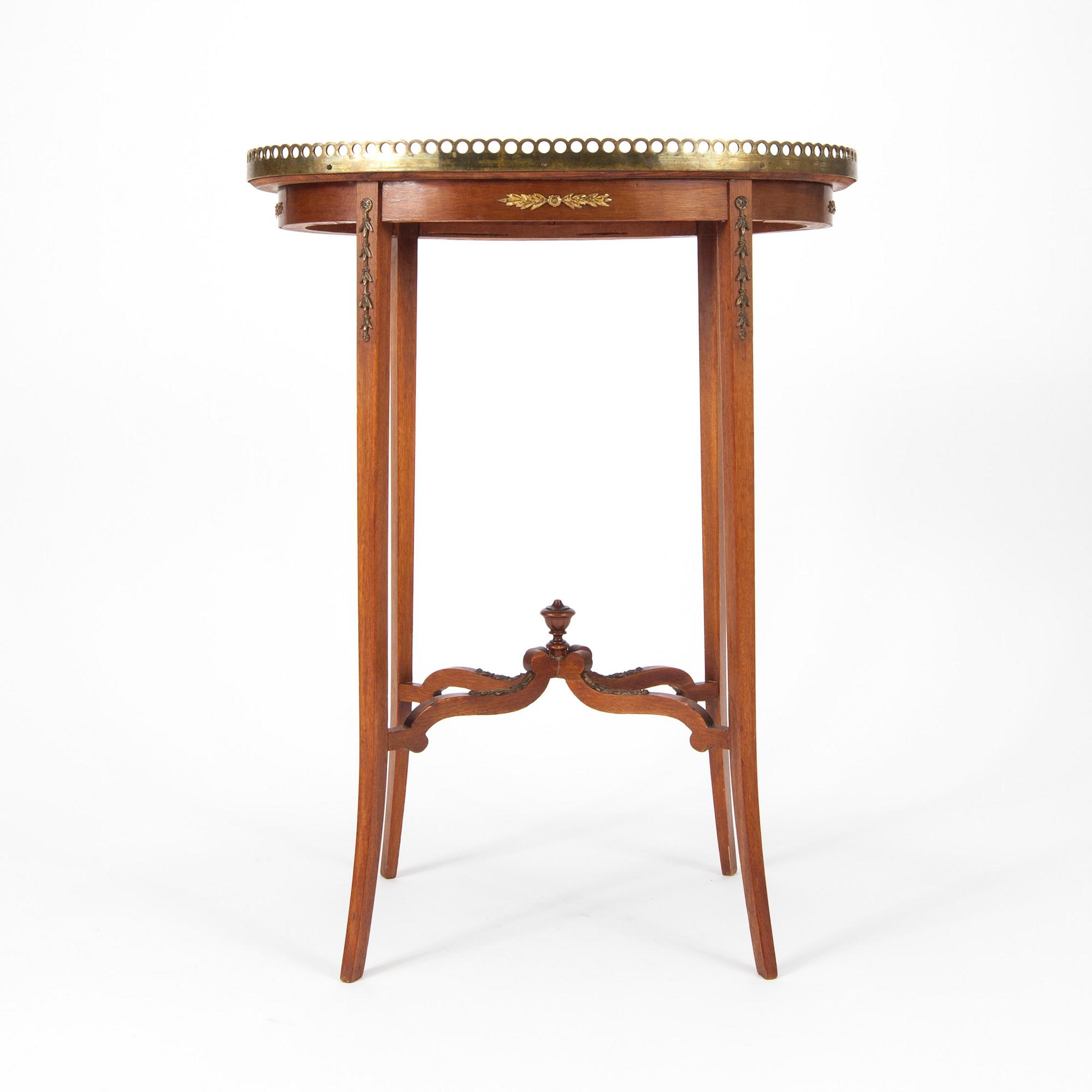 SIDOBORD, 1900-talets första hälft.