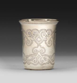 212. PIKARI, 84 kullattua hopeaa. V. Lapschin Moskova 1856. Korkeus 8,5 cm. Paino 113 g.