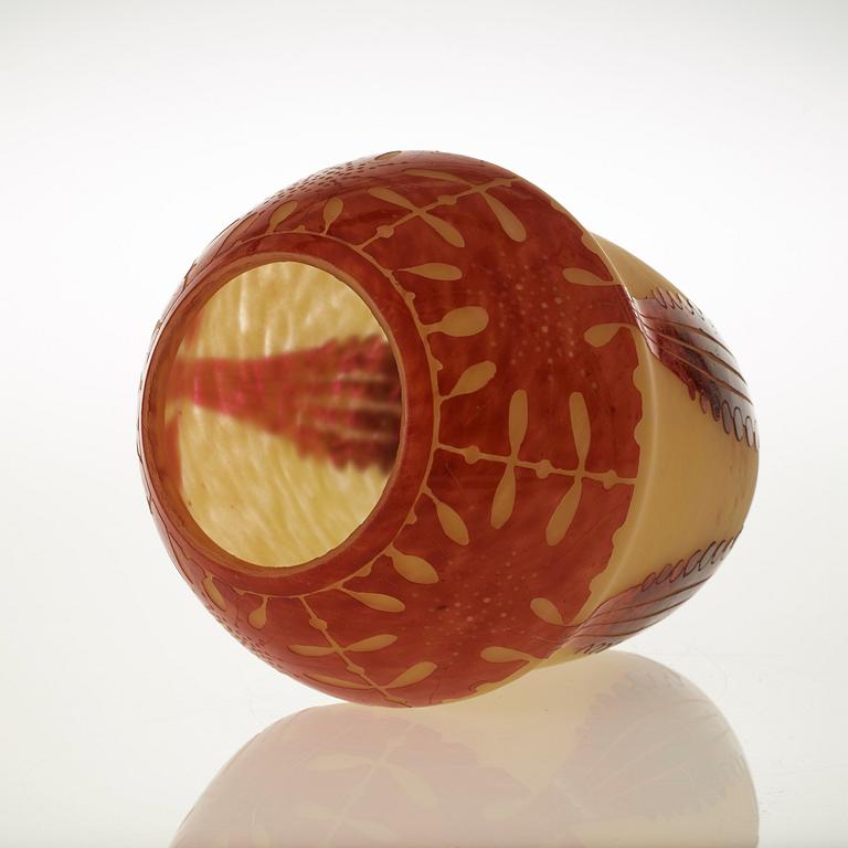 A Charles Schneider cameo glass vase, Le Verre Francais, France 1920's.