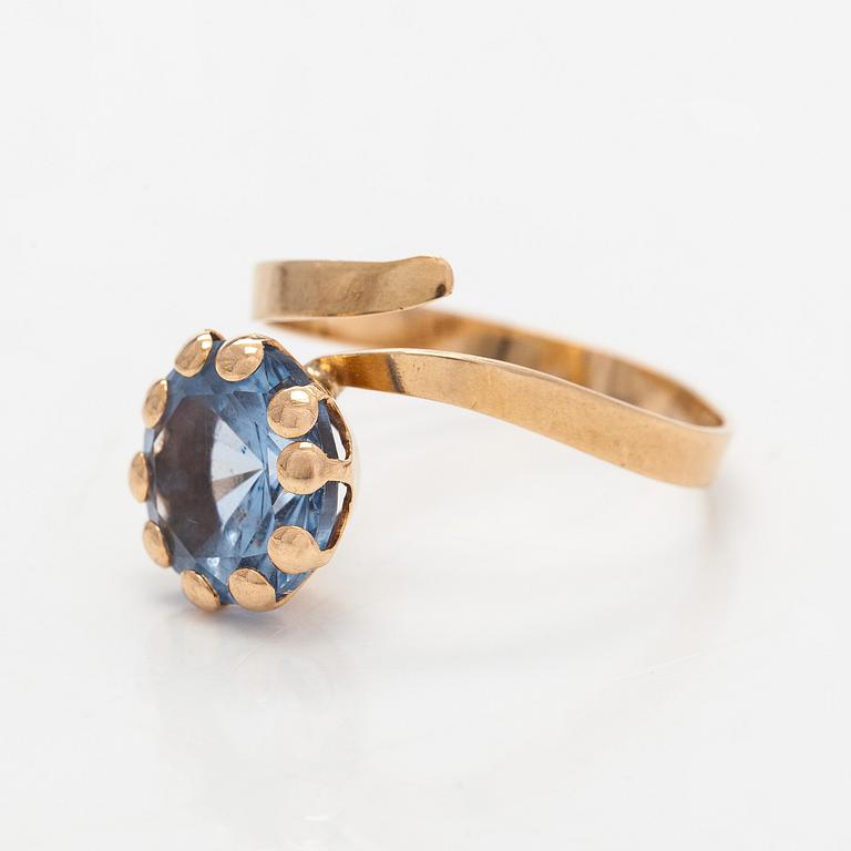 Sormus, viistehiottu topaasi, 14K kultaa, Salovaara, Turku 1976.