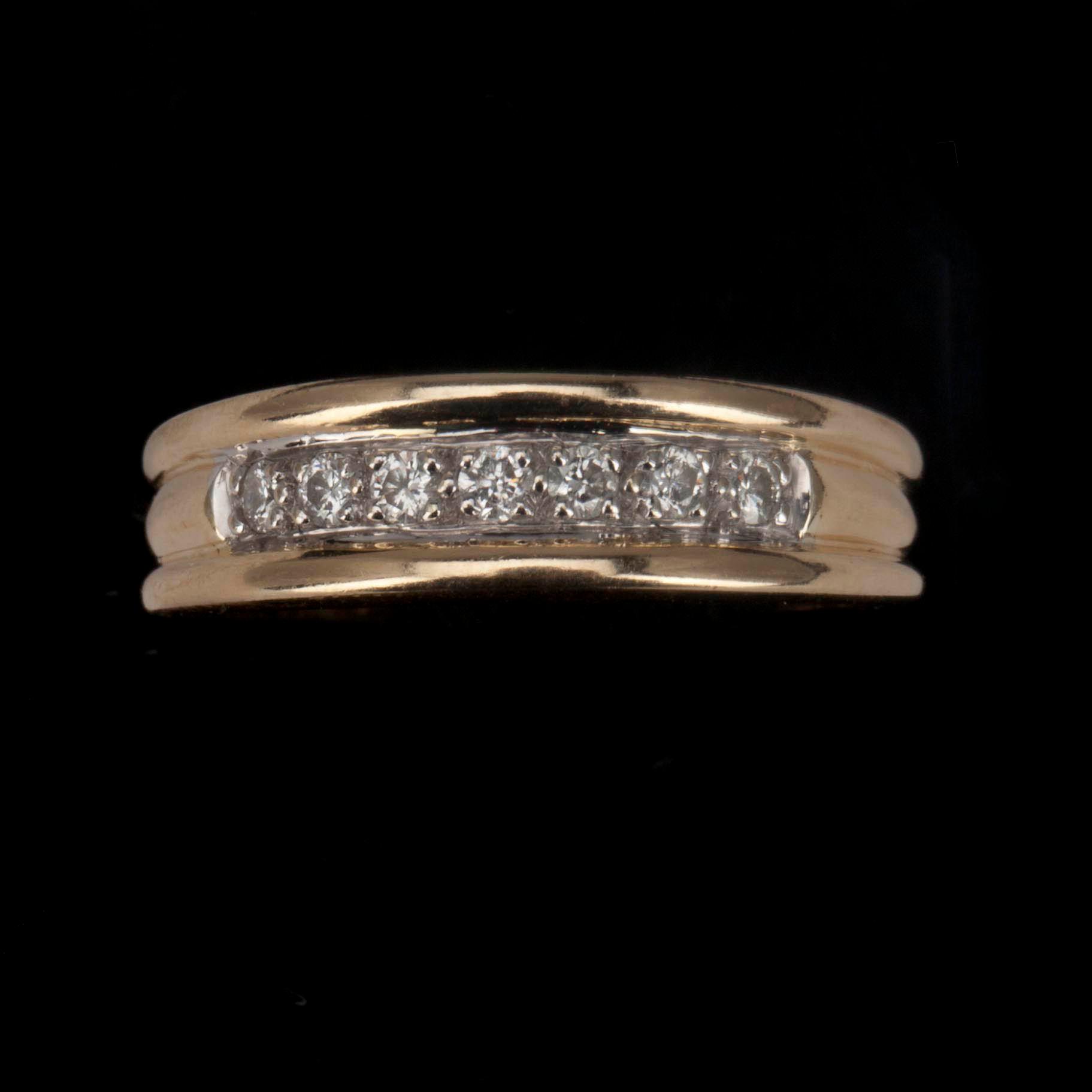 RING, guld 14K, 7 briljantslipade diamanter. Vikt 3,9 g.