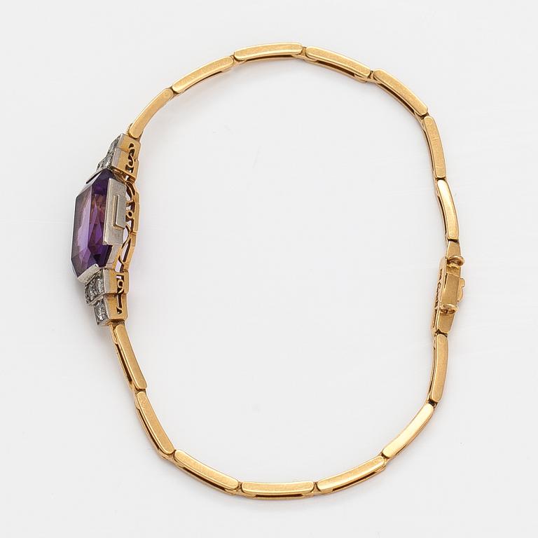 Armband, 18K guld, ametist och diamanter ca 0.36 ct tot. G. Dahlgren & co, Malmö 1940.