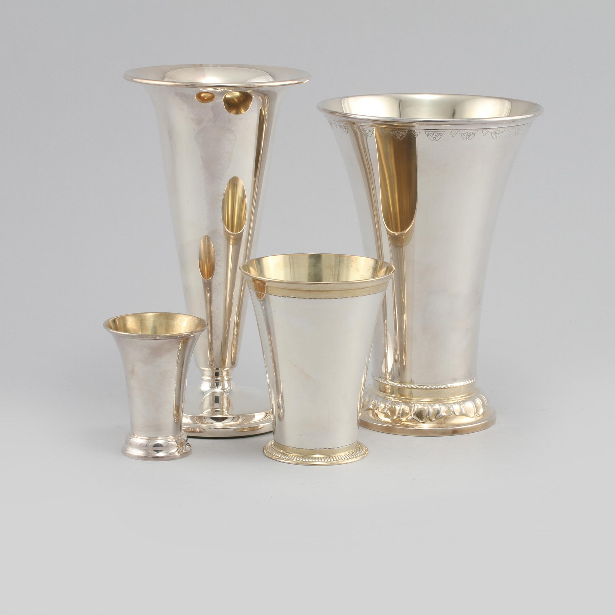 PARTI SILVER, 4 delar, 1900-talets andra hälft, vikt 186 (exklusive vasen).