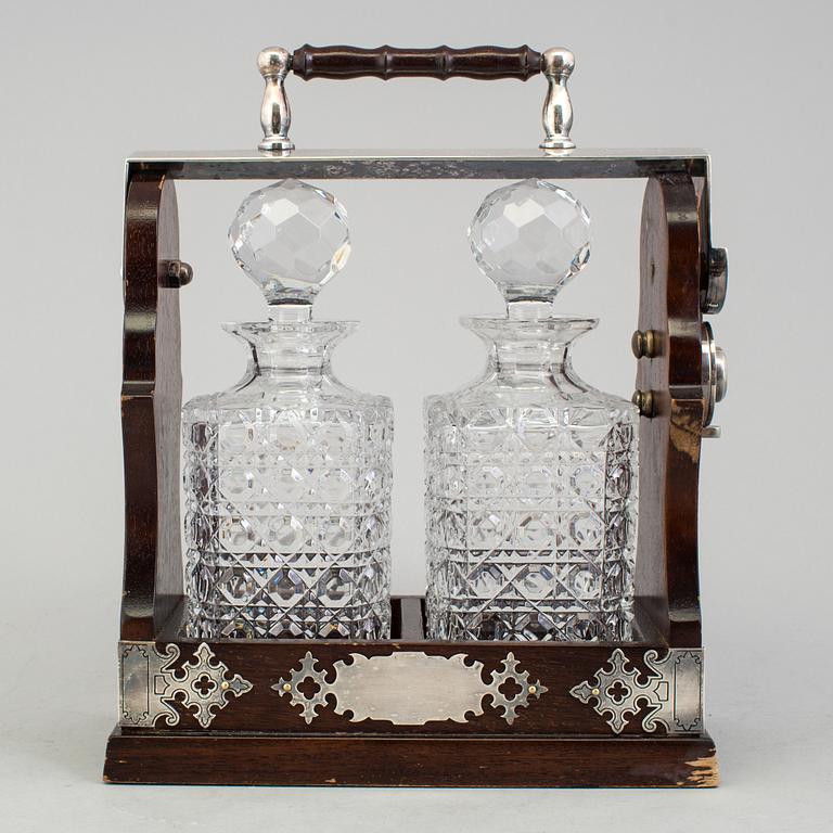 A BOTTLE HOLDER FOR TWO BOTTLES. 20th CENTURY.