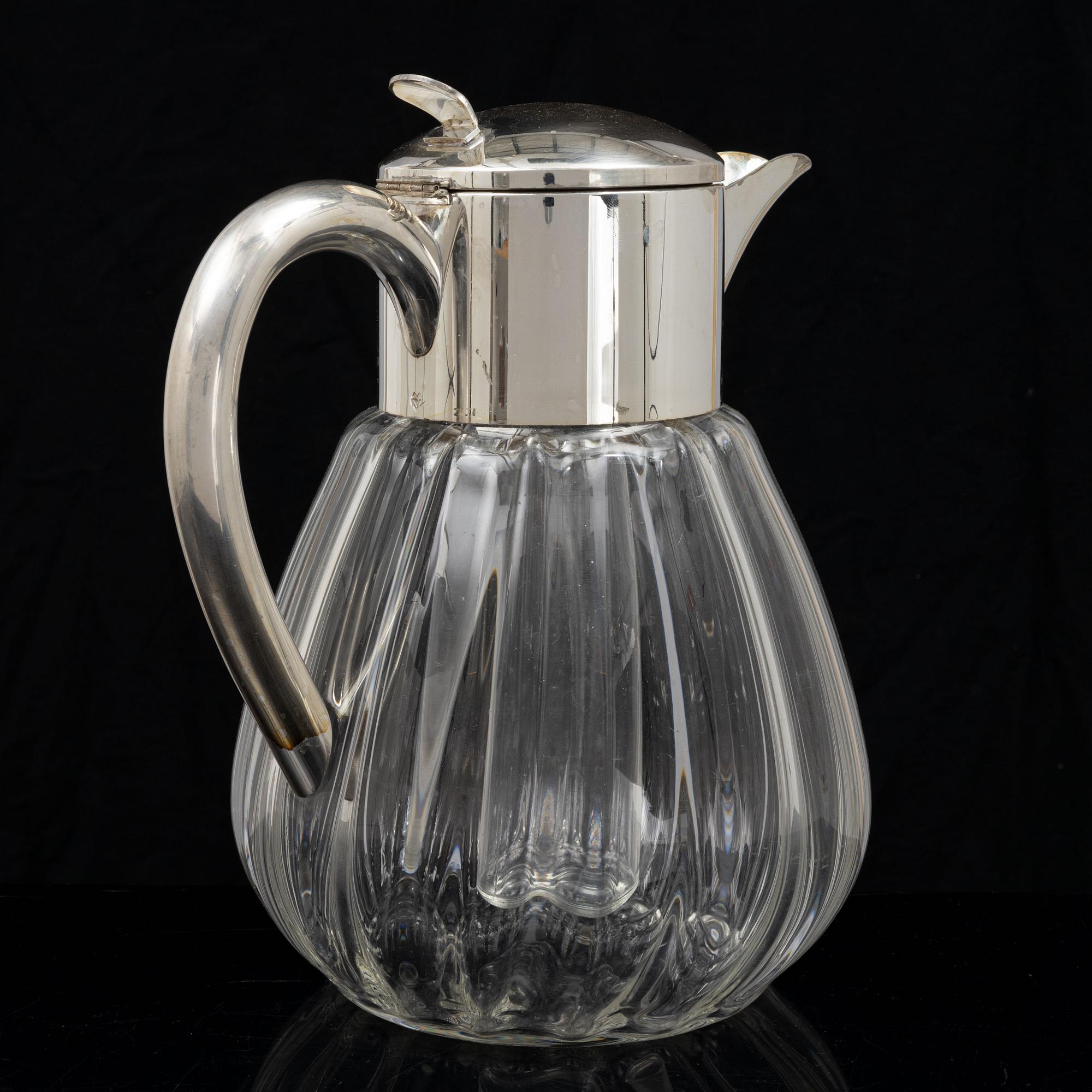 Lemonadkanna/cocktailkanna, saluförd på Firma Svenskt Tenn, 1900-talets andra hälft.