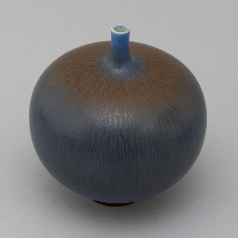 BERNDT FRIBERG, vas, stengods, Gustavsberg studio, signerad.