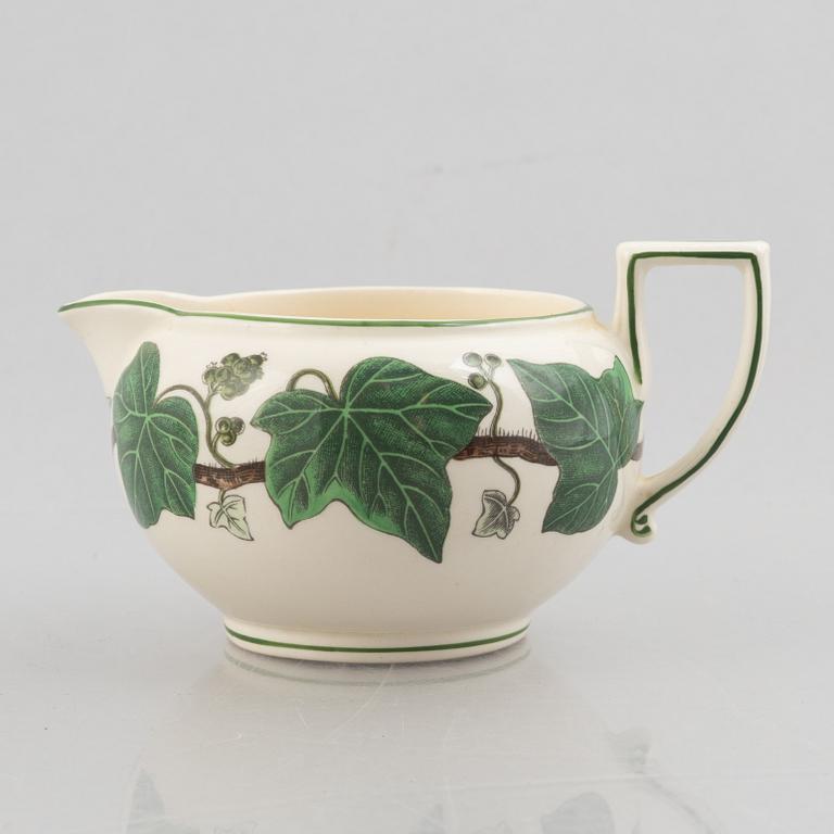A "Napoleon Ivy" tea service, Wedgwood, England (26 pieces).