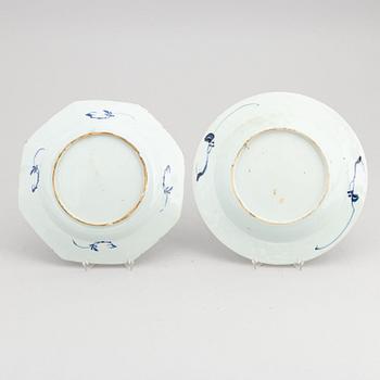 Two Chinese blue and white porcelain plates, Qing dynasty, Qianlong (1736-1795).