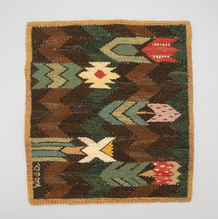 VÄVNAD. "Täppan". Gobelängteknik. Signerad AB MMF (AB Märta Måås-Fjetterström). Ca 37 x 33,5 cm.