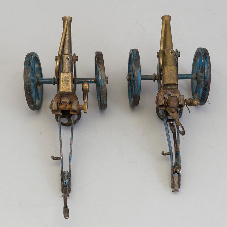 a pair of Märklin canons, Germany Early 1900's.