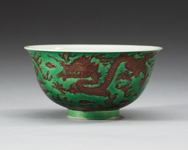 SKÅL, porslin. Qing dynastin, Kangxis sex karaktärers märke och period (1662-1722).