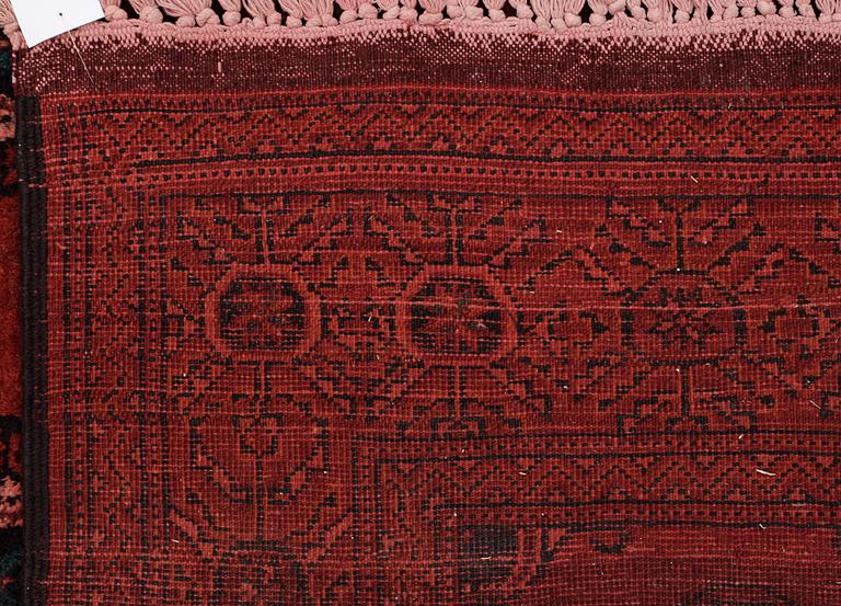 MATTA, Turkmen, ca 209x290 cm.