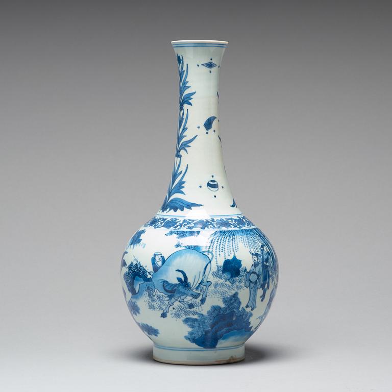 A large blue and white Transitional vase, 17th Century, Chongzhen (1635-44).