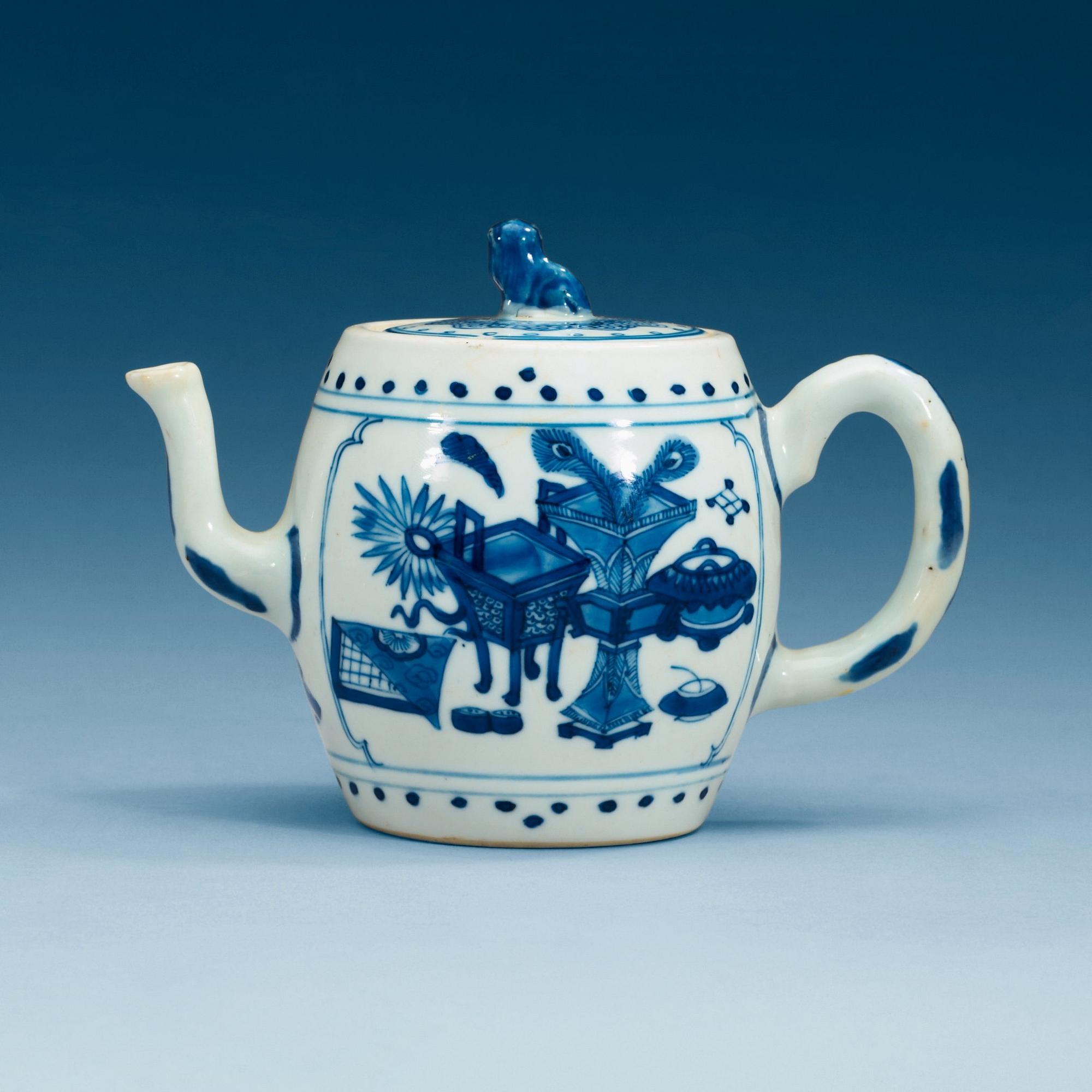 TEKANNA med LOCK, porslin. Qing dynastin, Kangxi (1662-1722).