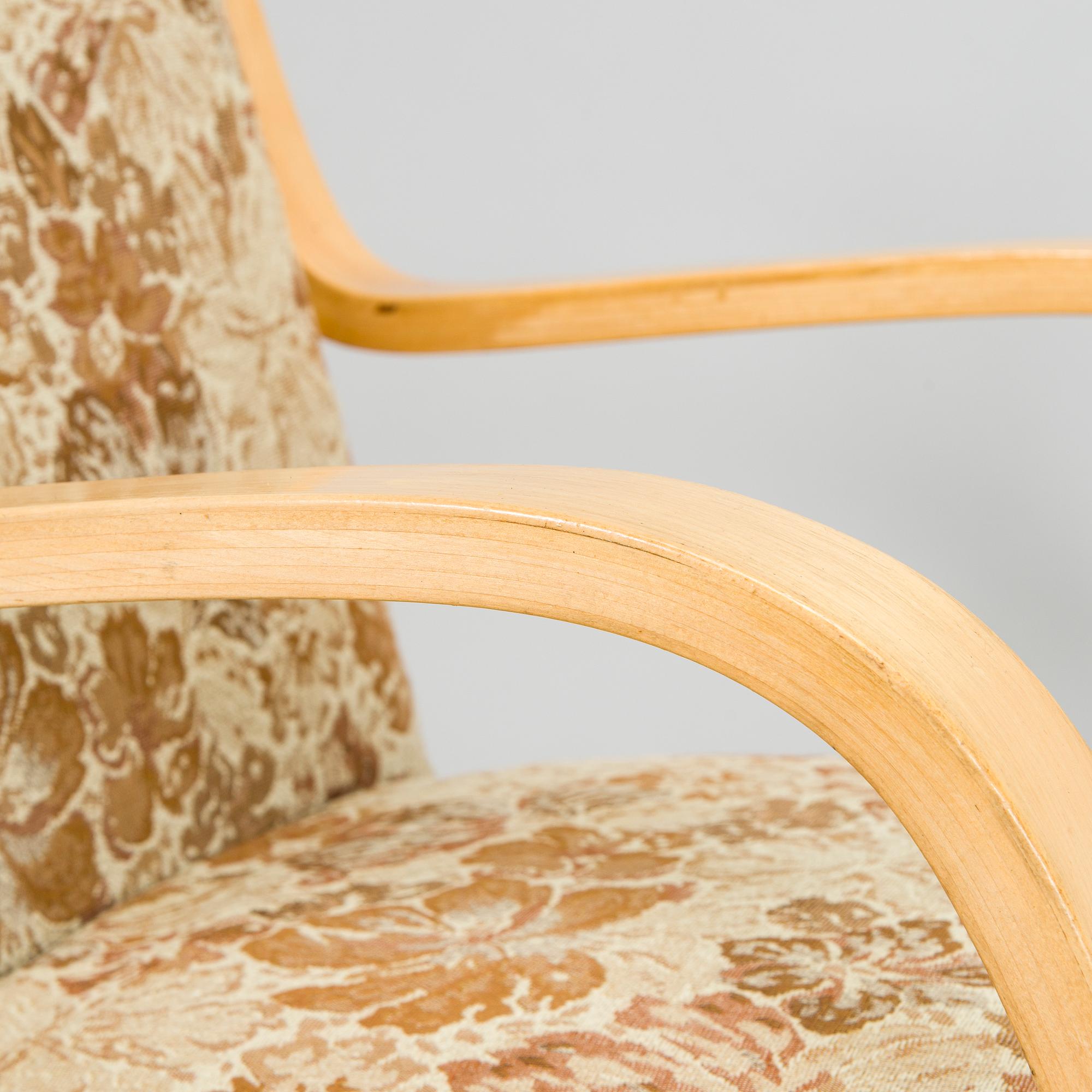 Alvar Aalto, fåtöljer ett par, modell 34 O.Y. Huonekalu- ja Rakennustyötehdas A.B. 1900-talets mitt.