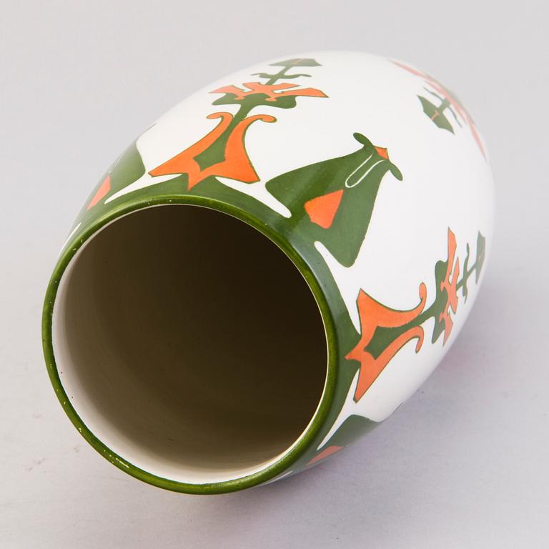 A 1900-1917 ceramic vase for Arabia, Finland.