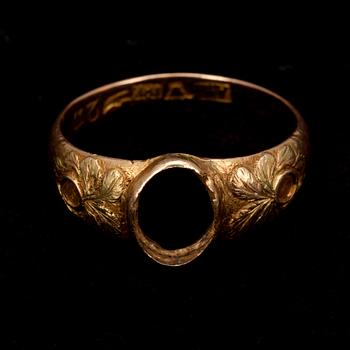 RING, guld 18K, Helsingfors, August Sjöholm, 1835. Vikt 5,9 g.