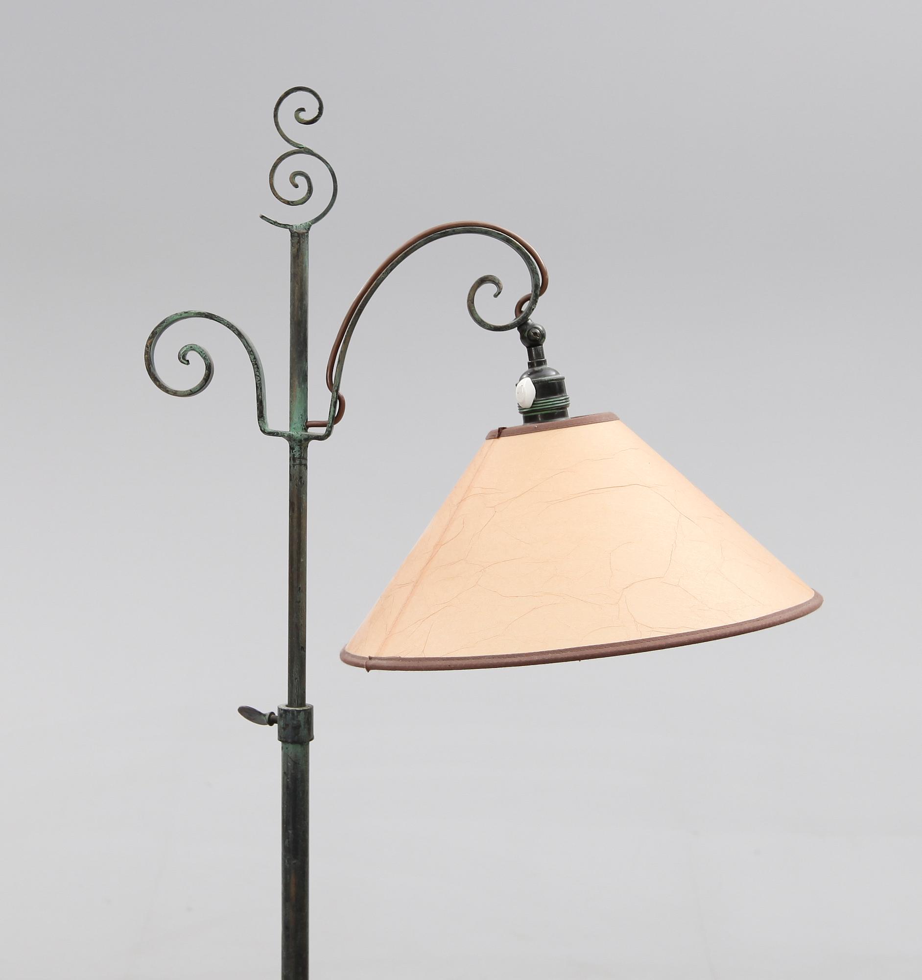 GOLVLAMPA, 1900-talets första hälft.