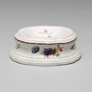 A Meissen salt, 18th century.