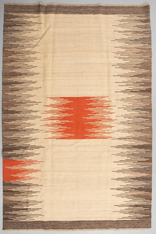 A PERSIAN FLATWEAVE, 305 x 202 cm.