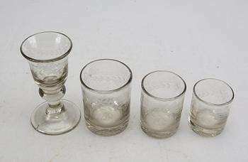 SERVIS 46 dlr "Antik" Reijmyre 1900-talets mitt glas.