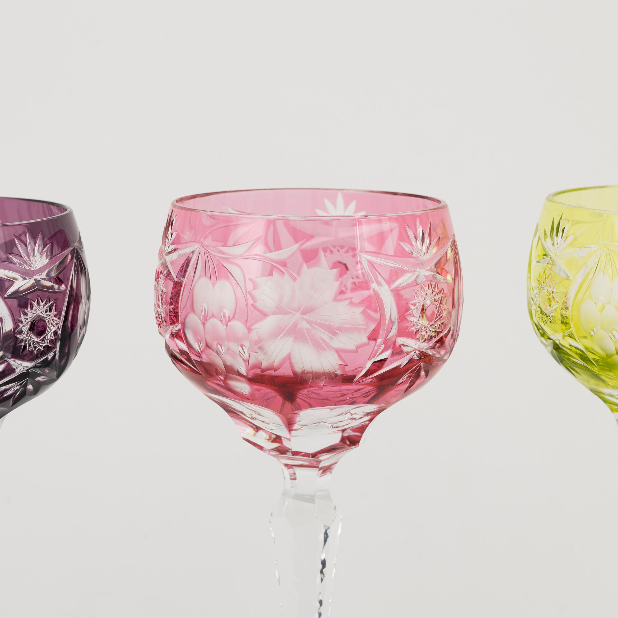 A set of 18 glasses, 20th century.
