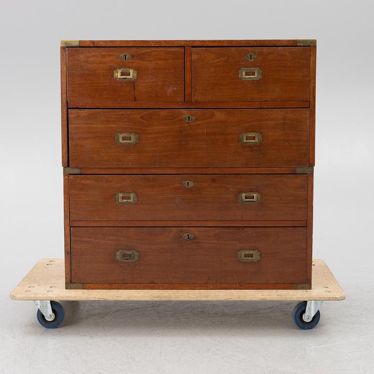 Chest of drawers, England, 19th century.