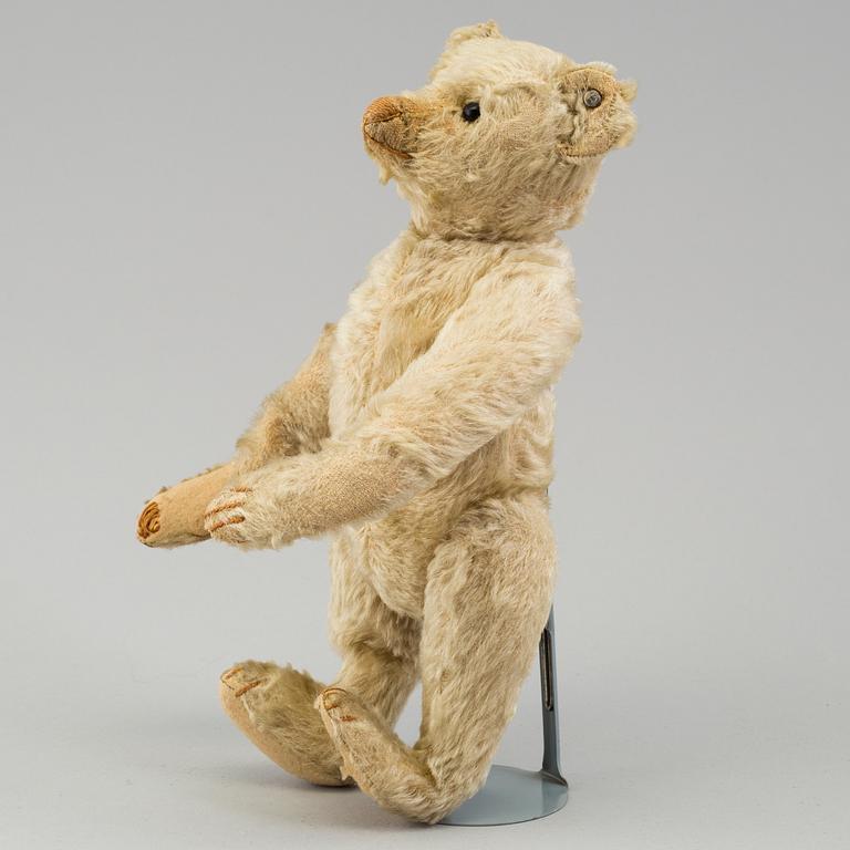 A Steiff teddybear, Germany, ca 1920.