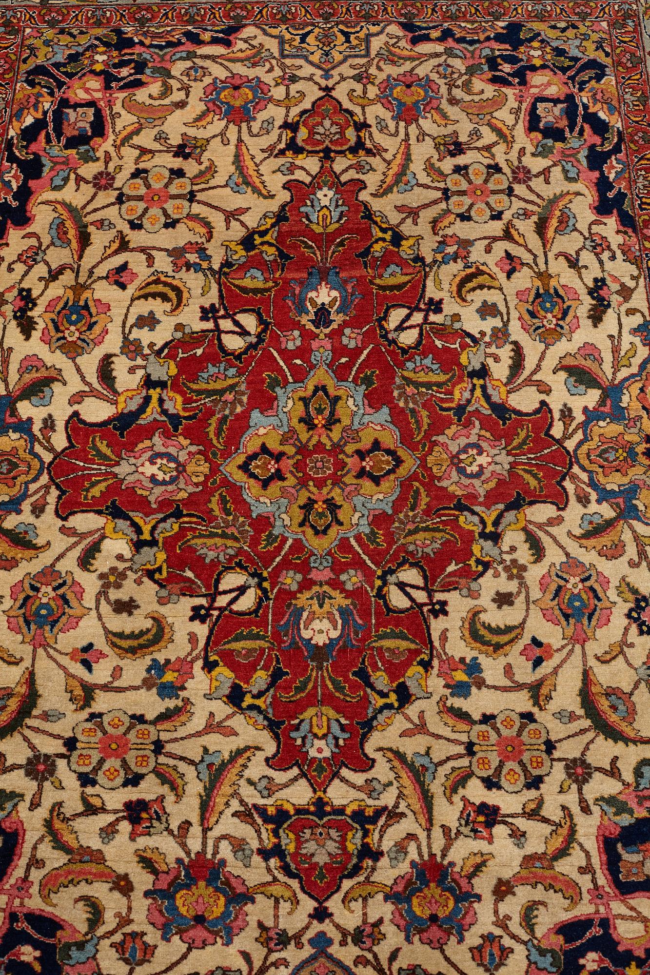 MATTA, semiantik Täbris, ca 178,5 x 137 cm.
