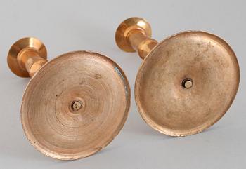 LJUSSTAKAR, 1 par, mässing, 1700-/1800-tal.