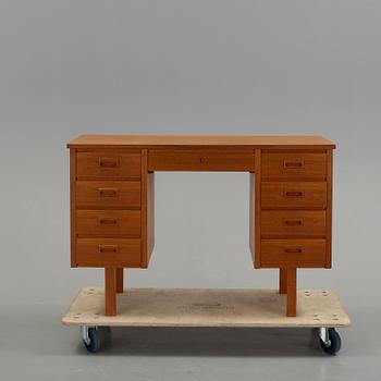 SKRIVBORD, teak, 1900-talets andra hälft.