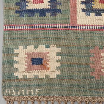 Märta Måås-Fjetterström, A carpet, "Grön äng", flat weave, ca 482,5 x 290,5-292 cm, signed AB MMF.