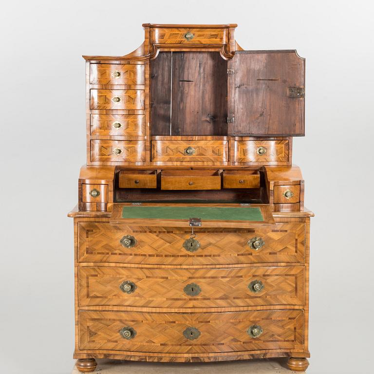 A 18:th century cabinet.