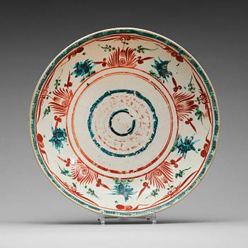 73. A large Swatow dish, Ming dynasty (1368-1644).