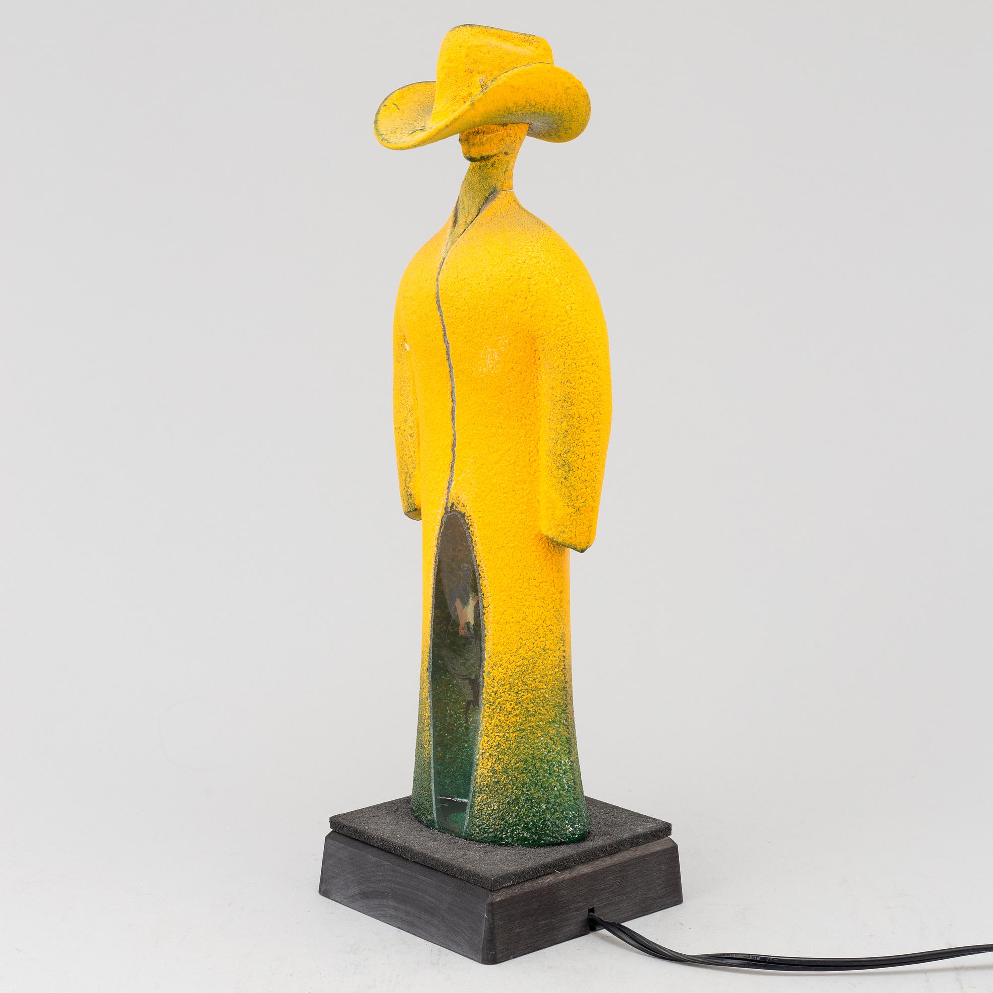 A Kjell Engman glass sculpture. Signed. Kosta Boda Limited edition.