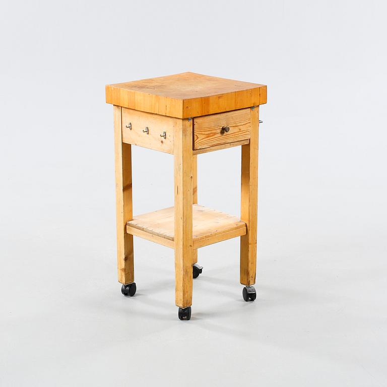 SLAKTARBÄNK / HUGGKUBBE, 1900-talets andra hälft.
