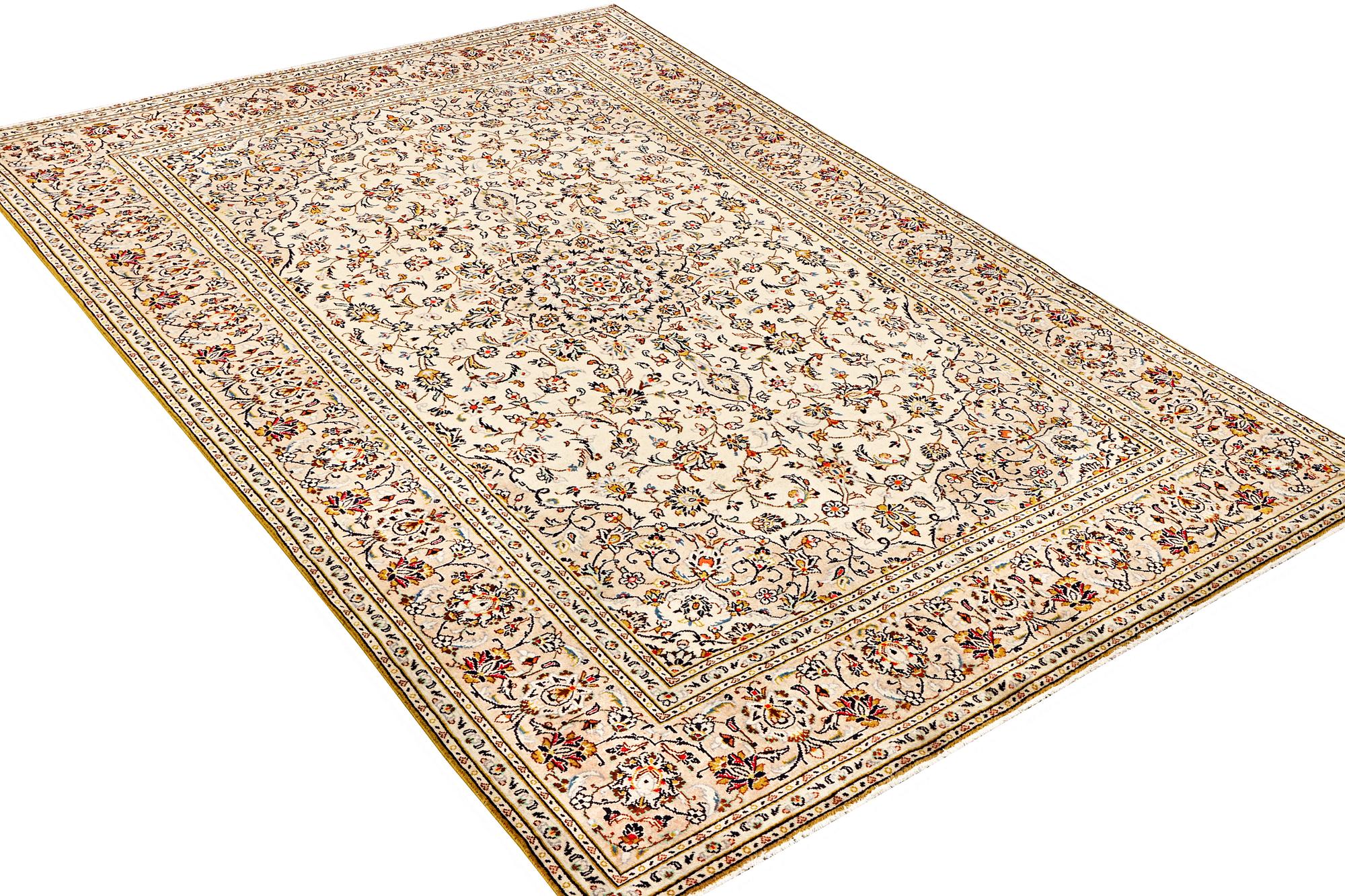 A Kashan carpet, c. 295 x 197 cm .