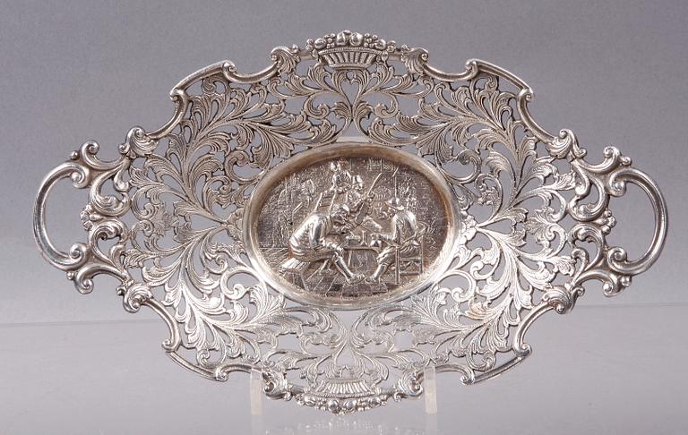 PRYDNADSSKÅL, silver, rokokostil, ostämplad, 1900-talets andra hälft.