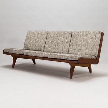 Carl Gustaf Hiort af Ornäs, a mid-20th century 'Studio' sofa for Puunveisto Oy - Träsnideri Ab.