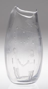 An Erik Höglund engraved glass vase, Boda, 1950's.