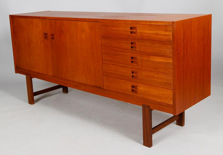 SIDEBOARD, 1970-tal.