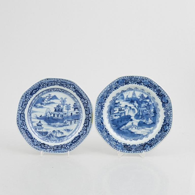 Eleven pieces of Chinese blue and white porcelain, Qing dynasty, 18th-19th century.