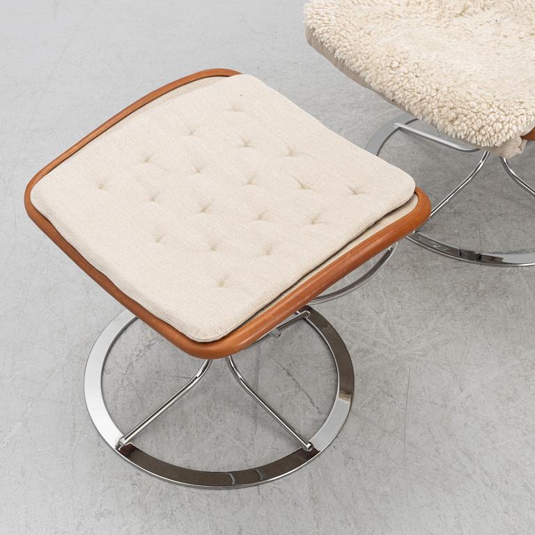 Bruno Mathsson, a pair of 'Jetson' armchairs with a foot stool, Dux, 21st Century.