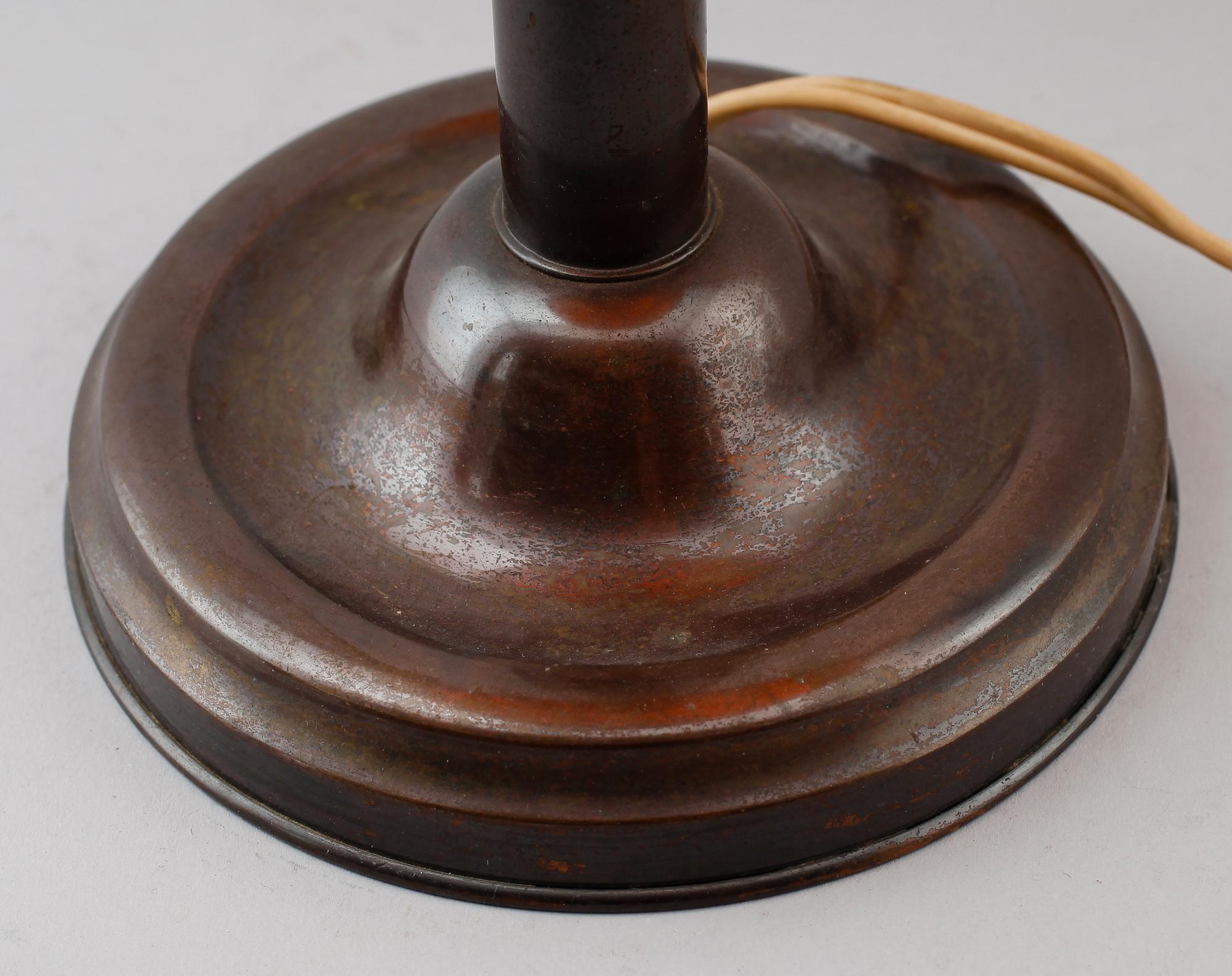 BORDSLAMPA, 1900-talets första hälft.