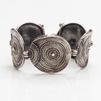 Jorma Laine, A silver bracelet "Chic". Turun Hopea, Turku 1973.