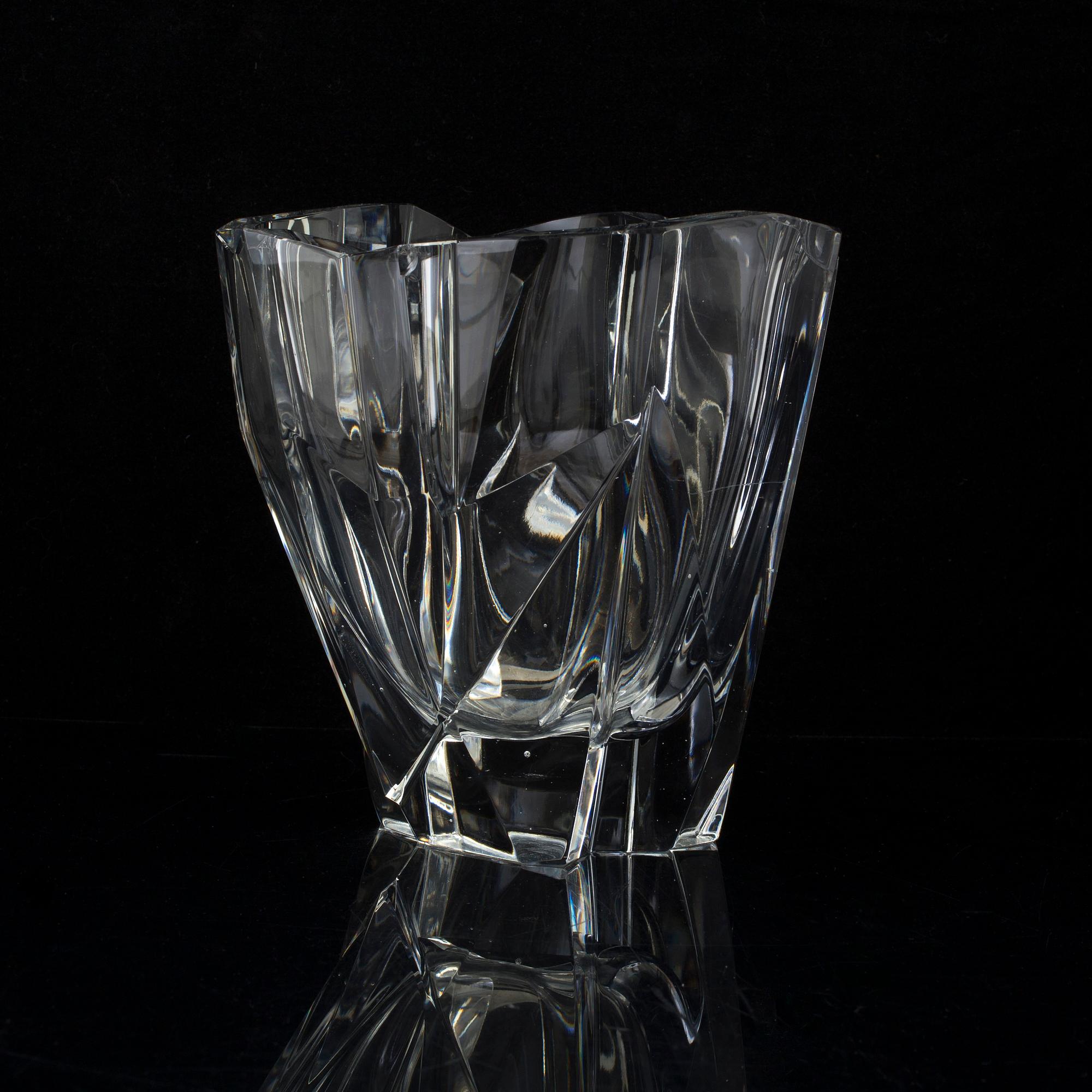 A glass bowl by Tapio Wirkkala for Iitala, 1958.