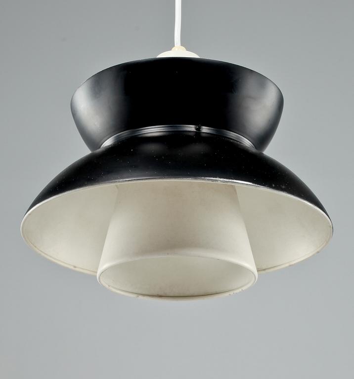 TAKLAMPA, "Søværnspendel", 1900-talets andra hälft. Höjd 23 cm.