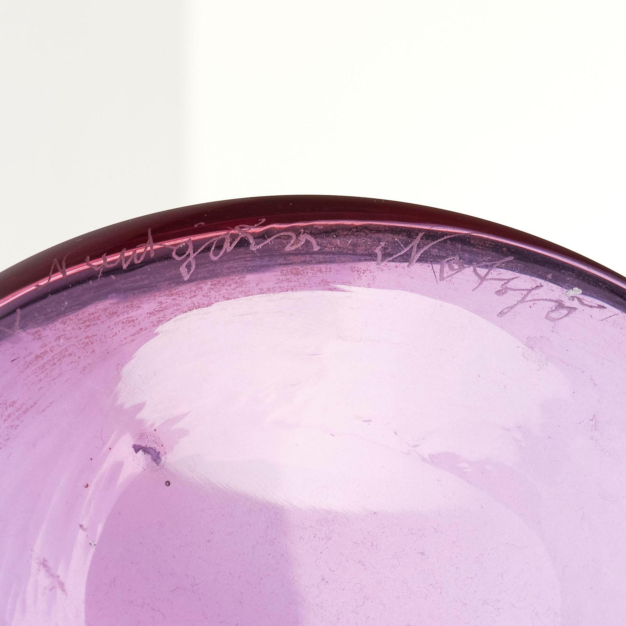 Oiva Toikka, a "Pompom" glass vase, Nuutajärvi, Notsjö, Finland, late 1960s.