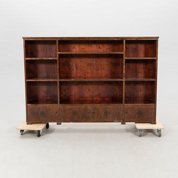 Bookshelf 1920s/30s.